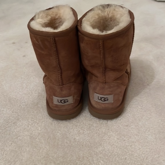 Ugg boots: Classic Mini ll Boot - Picture 3 of 4